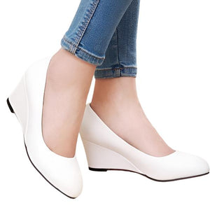 Elegant round toe office daily wedge pumps