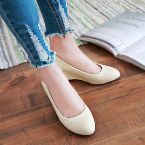 Elegant round toe office daily wedge pumps