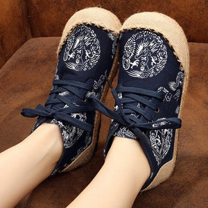 Retro embroidery low-cut woven booties