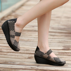 Women roud toe platform slip on wedge sandals