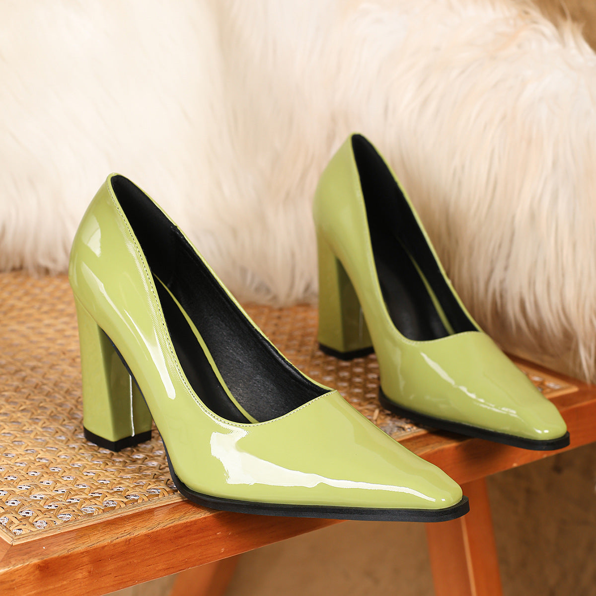 Women's PU patent leather chunky heels pumps
