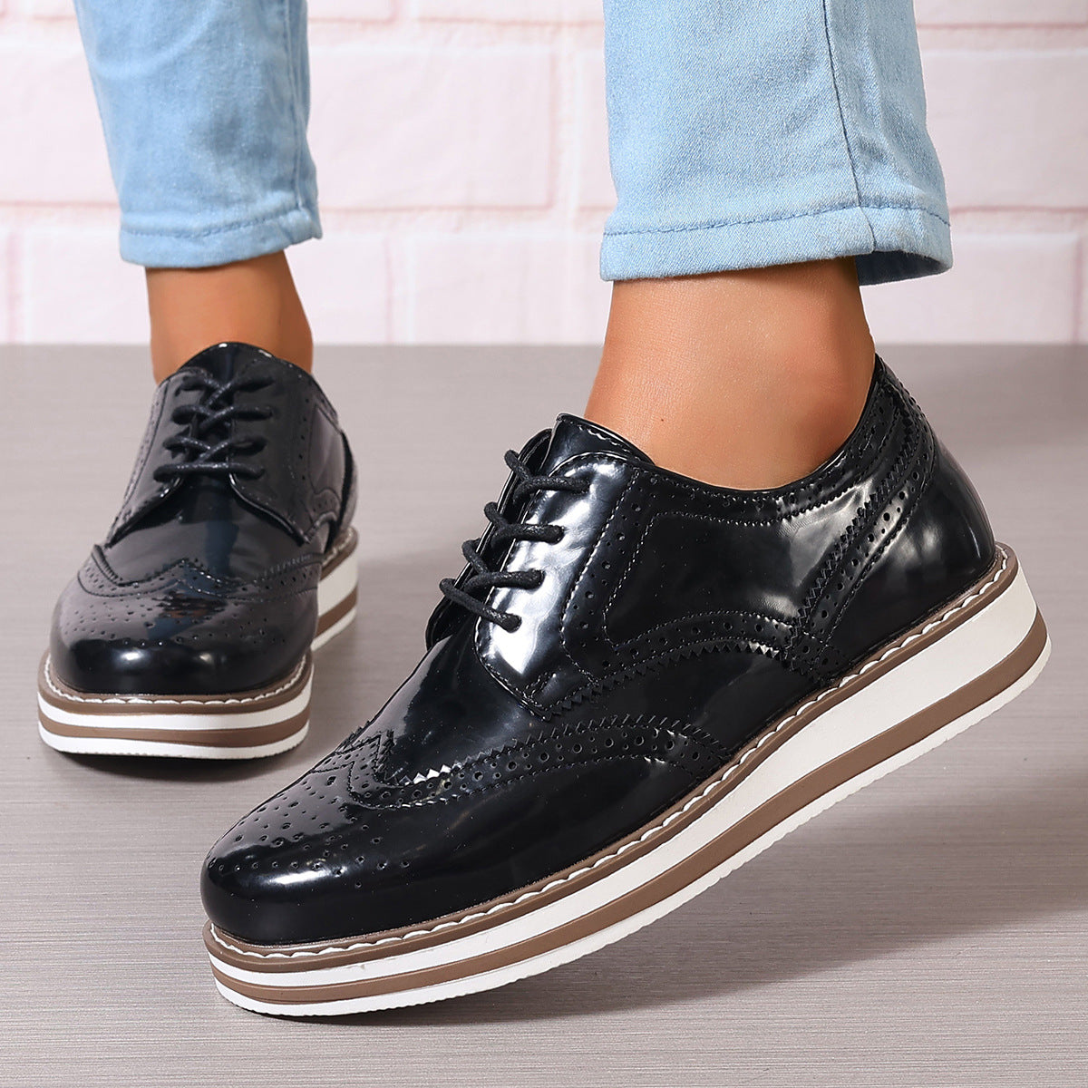 Vintage-Inspired Oxford Shoes for Women - Wingtip Brogue Platform Oxfords for Classic Everyday Wear