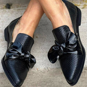 Women's black snakeskin print bowknot loafers