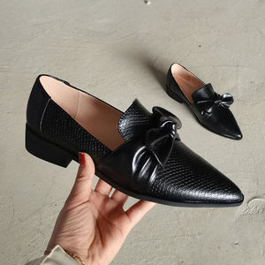 Women's black snakeskin print bowknot loafers