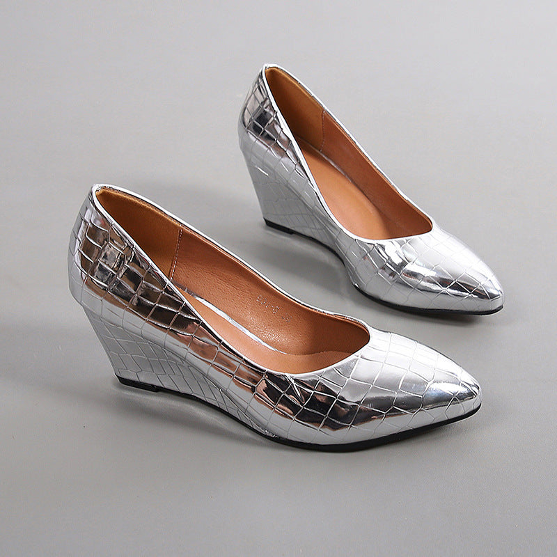 silver Women's elegant alligator pattern wedge pumps