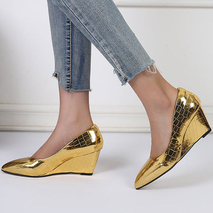 gold Women's elegant alligator pattern wedge pumps