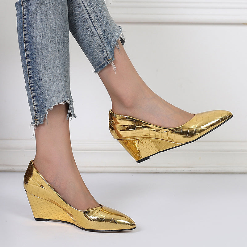 gold Women's elegant alligator pattern wedge pumps