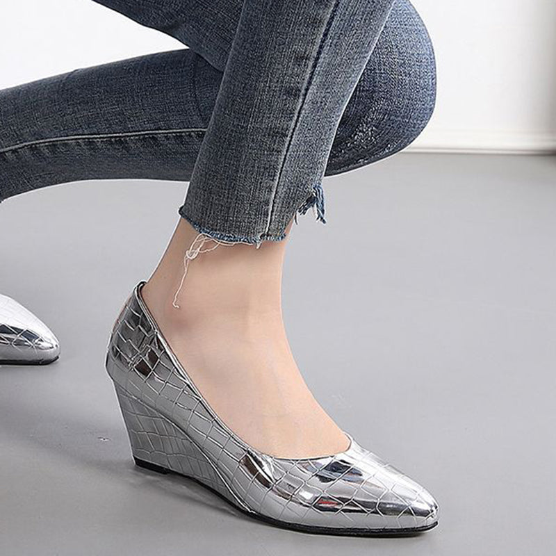 silver Women's elegant alligator pattern wedge pumps