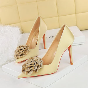 gold Women's flower embellished stiletto pumps
