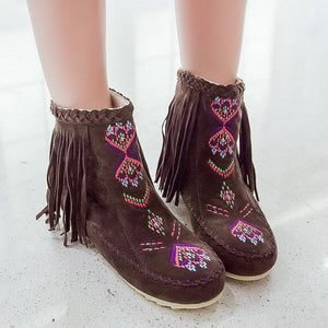 Women's retro embroidery fringe moccasin boots