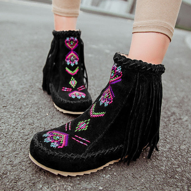 Women's retro embroidery fringe moccasin boots
