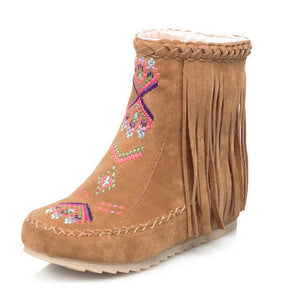 Women's retro embroidery fringe moccasin boots