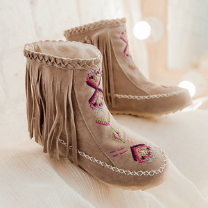 Women's retro embroidery fringe moccasin boots