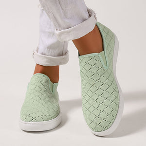 Women's stretch knit platform sneakers