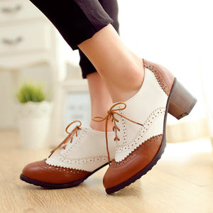 Retro Wingtip Oxford Heels for Women - Vintage Two-Tone Brogue Design for Everyday & Office Wear