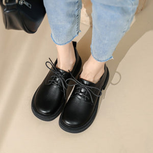 black Retro-Inspired Derby Shoes for Women – Wide Toe Lace-Up Detail + Comfortable Vintage Derby for Everyday Wear