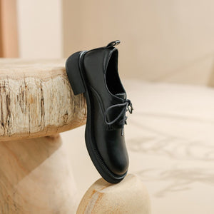 black Retro-Inspired Derby Shoes for Women – Wide Toe Lace-Up Detail + Comfortable Vintage Derby for Everyday Wear