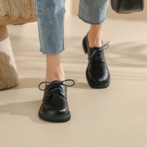 black Retro-Inspired Derby Shoes for Women – Wide Toe Lace-Up Detail + Comfortable Vintage Derby for Everyday Wear