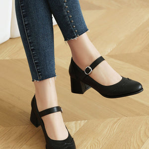 Women's vintage wingtip block heels Mary Jane pumps