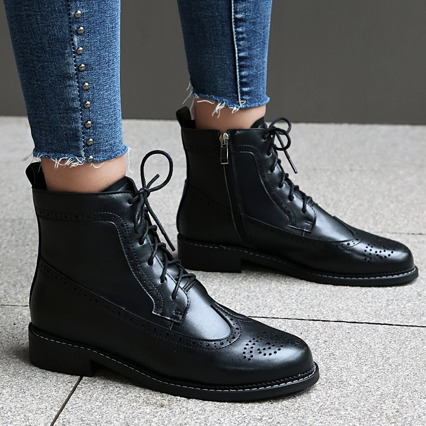 Women's vintage wingtip brogue short boots