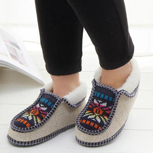Women's winter furry warm slippers cute closed toe indoor house shoes