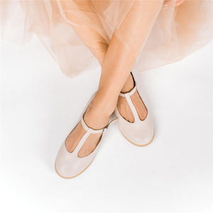 Women round closed toe T strap flat sandals slip on summer sandals