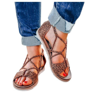 Women strappy criss cross flat 
summer peep toe sandals