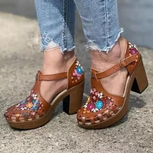 Women flower round toe hollow ankle strap chunky heel sandals