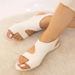 Women casual clip toe hollow breathable flat sandals