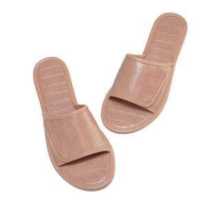 Women summer open toe flat 
slide sandals