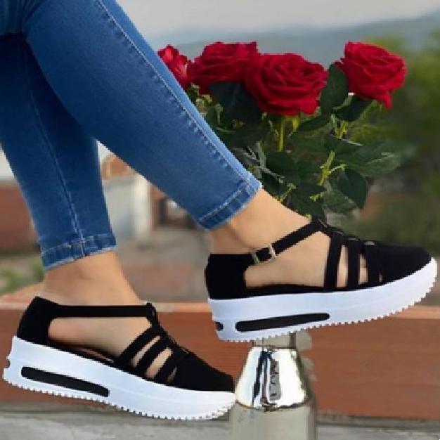 Women round toe ankle strap slip on platform sandals