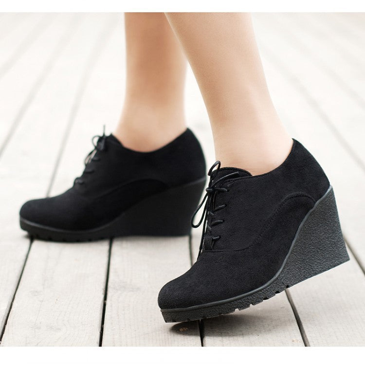 Women round toe lace up short wedge heeled boots