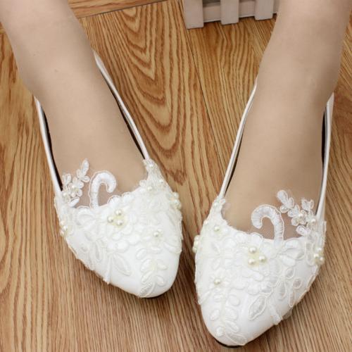 White floral lace kitten heel wedding shoes elegant closed toe bridal pumps