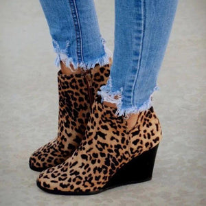 Women high heel wedge side zipper chelsea boots