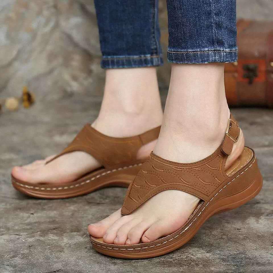 Women platform flip flop buckle 
strap wedge sandals