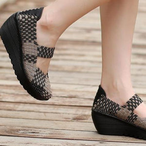 Women roud toe platform slip on wedge sandals