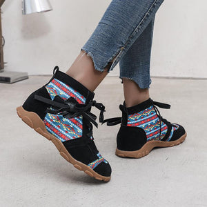 Women lace up pattern ankle short flat boots