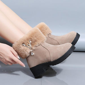 Women chunky heel rhinestone pendant faux fur short snow boots