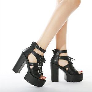 Women peep toe chunky high 
heel peep toe metal fashion 
roman sandals