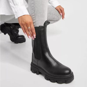 Women black short side zipper chunky platform boots