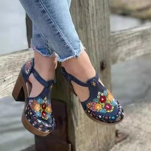Women flower round toe hollow ankle strap chunky heel sandals