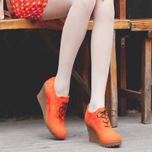 Women round toe lace up short wedge heeled boots