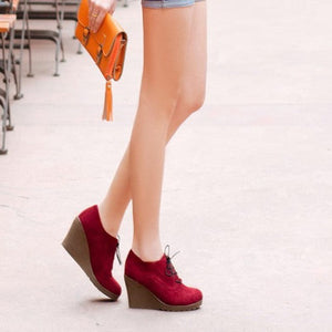 Women round toe lace up short wedge heeled boots